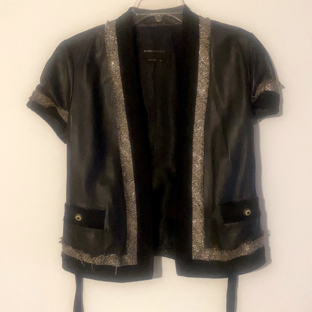 BCBG SHORT SLEEVE LEATHER JACKET W/BELT